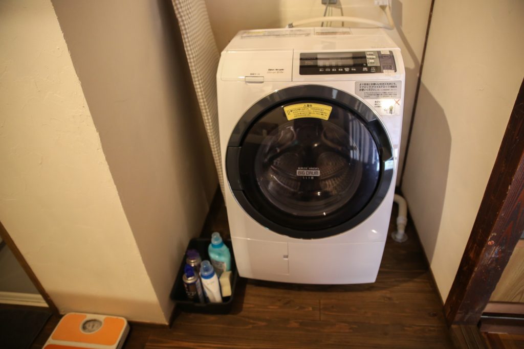 1F washing/dryer machine
